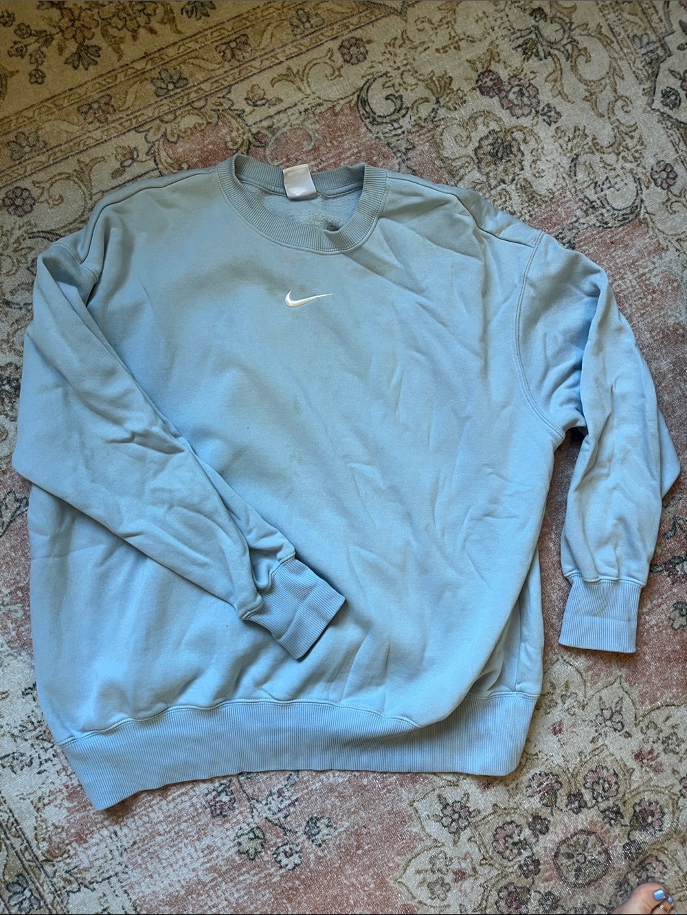 Nike women’s Light Blue Crewneck Sweatshirt size M